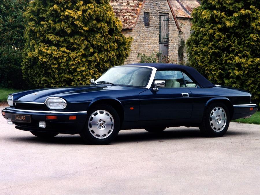  Jaguar XJ-S Convertible 1975 года  (фото 23 из 30)